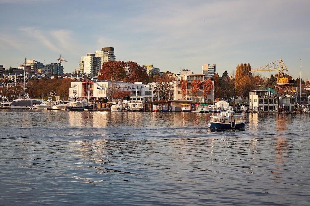 Granville Island Hotel Vancouver Extérieur photo