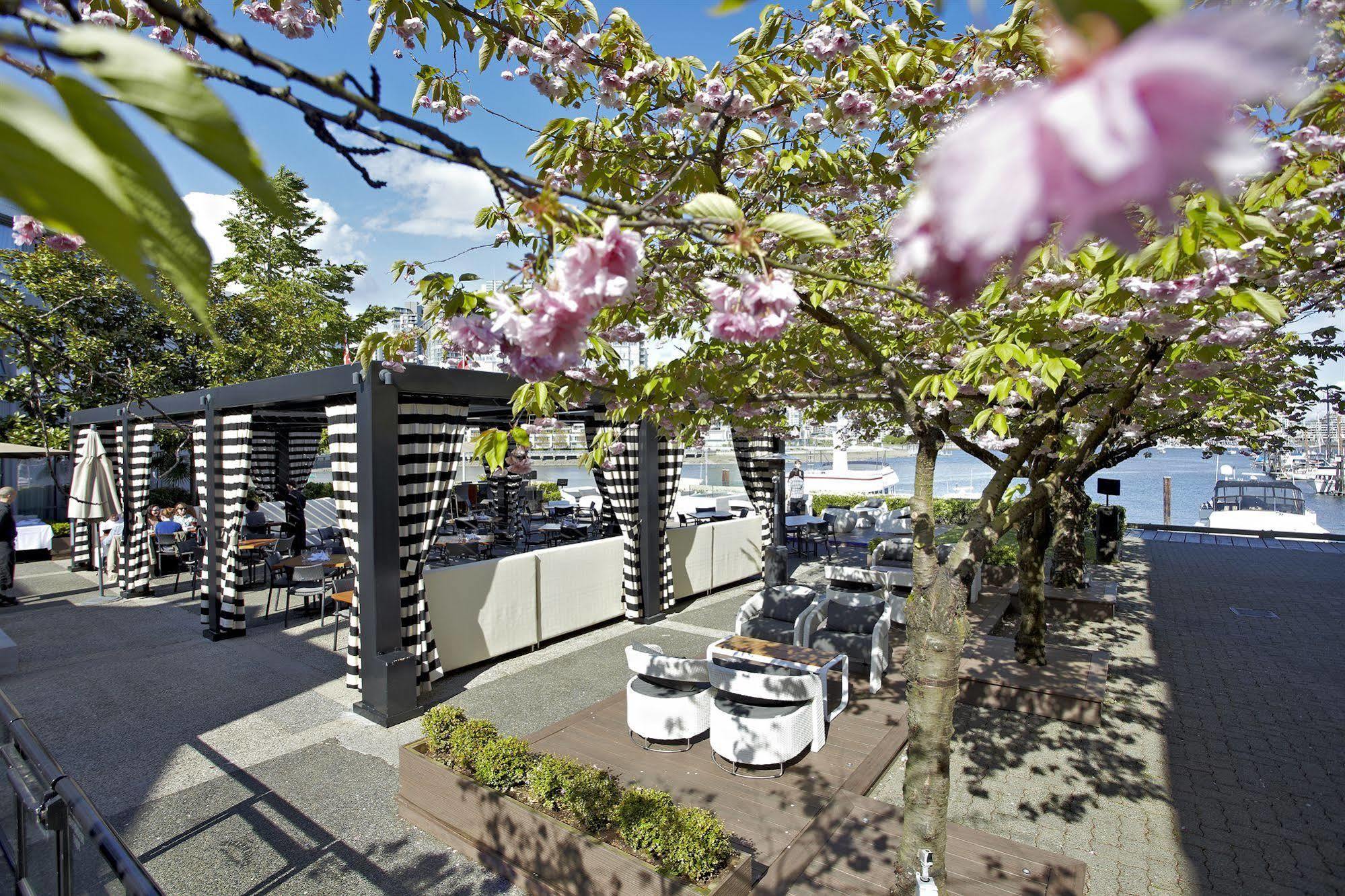Granville Island Hotel Vancouver Extérieur photo